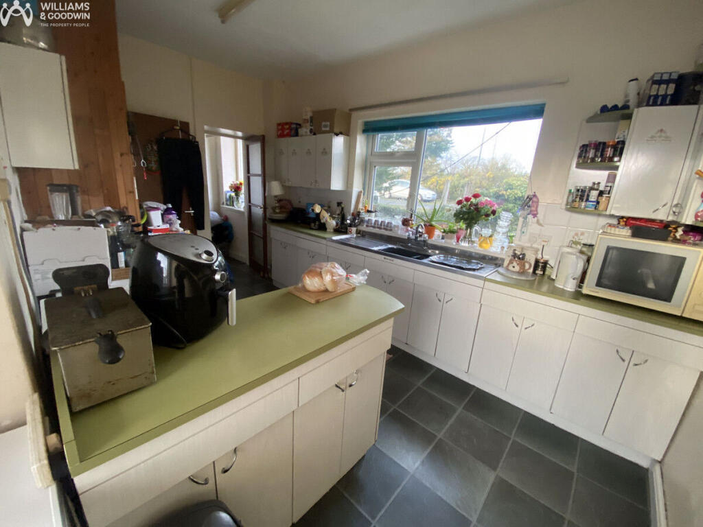 House in Llangefni - View 5