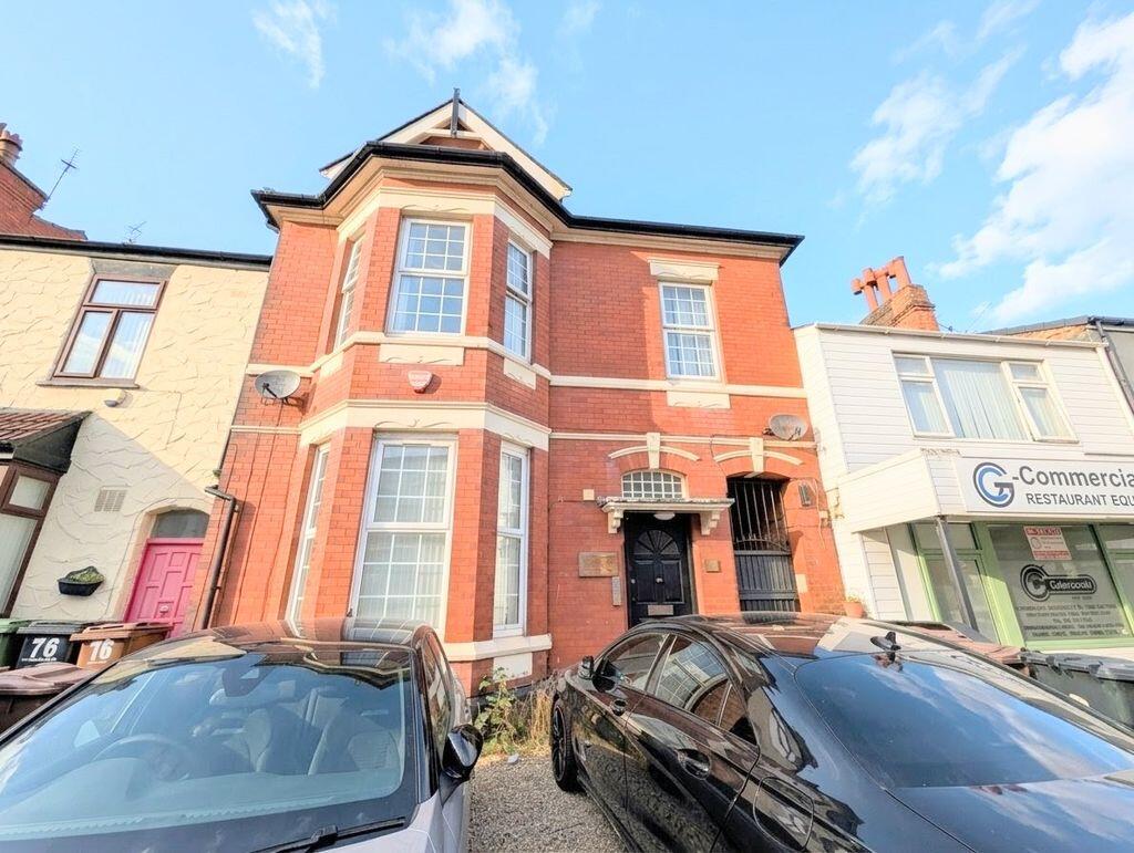 Main image of property: To Let - King Street, Southport Centre, PR8 - One Bed Duplex Apt