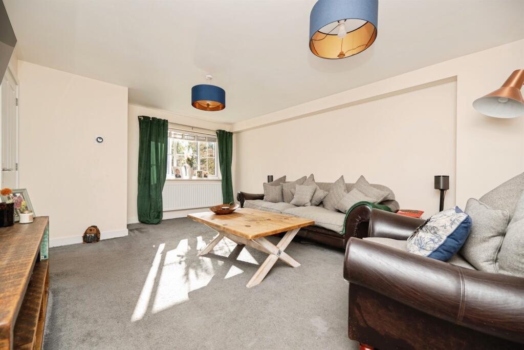 House in Dudley, West Midlands - View 4