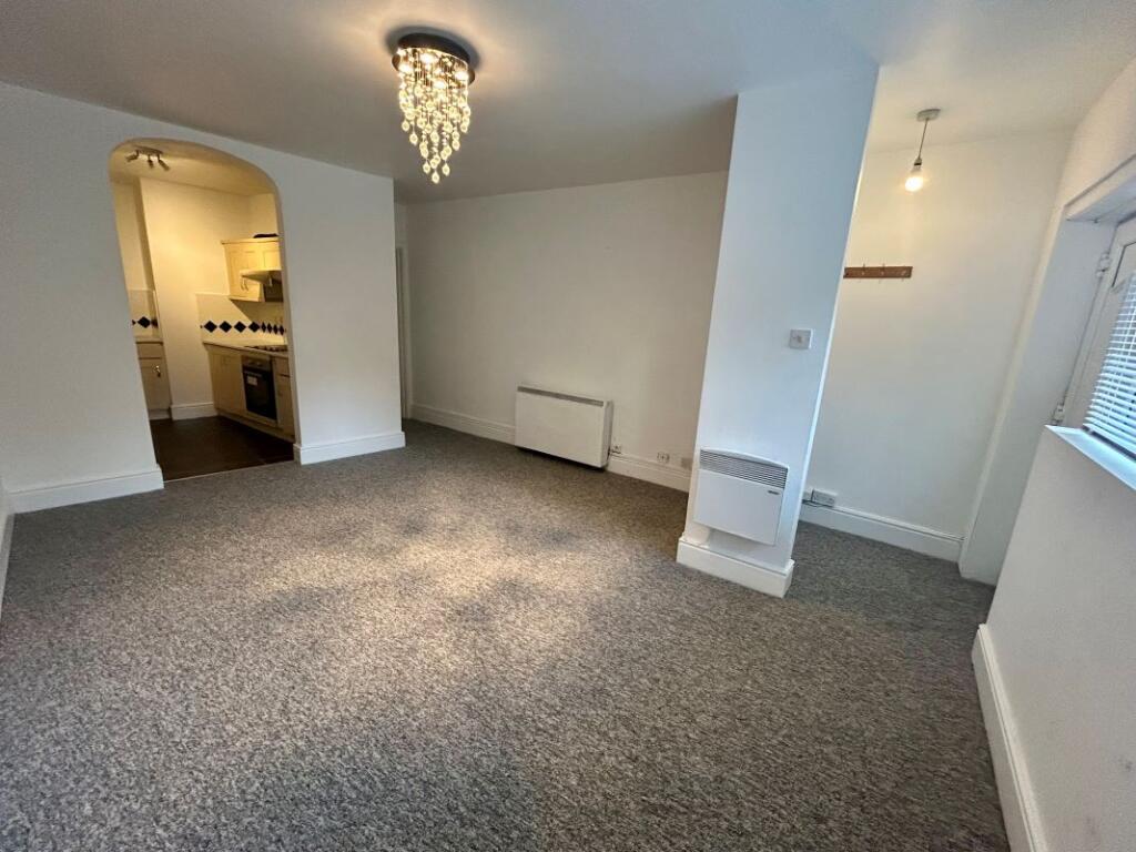Apartment in Bournemouth, Boscombe - View 5