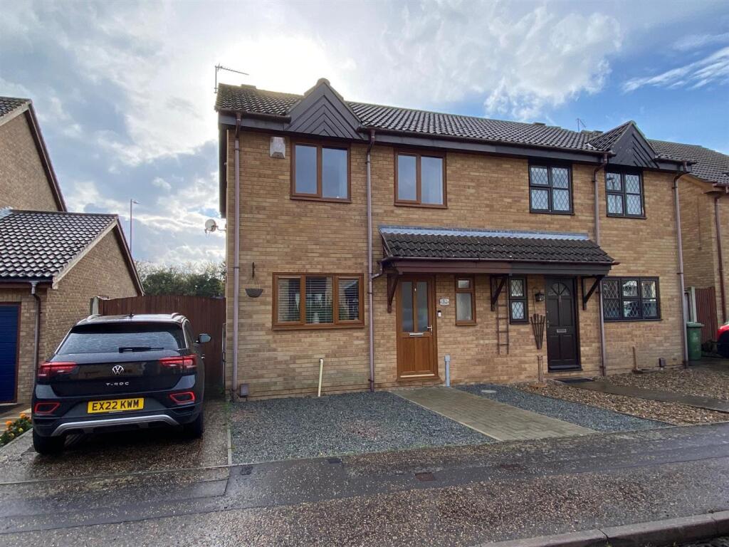 3-bed semi-detached on Cormorant Way, Bradwell, £265,000