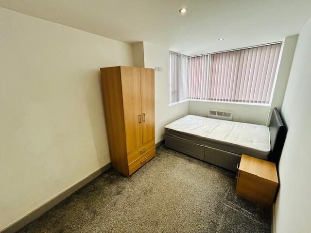 Apartment in Sheffield - View 4