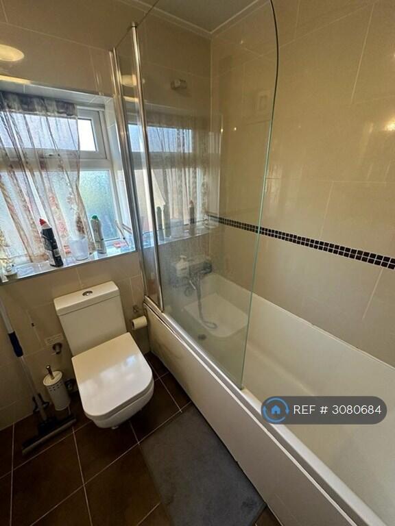 House in Slough - View 5