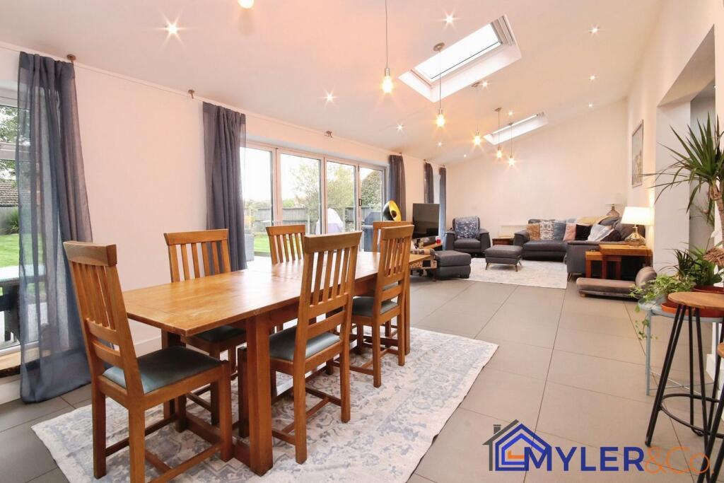 House in Widnes, Upton - View 3
