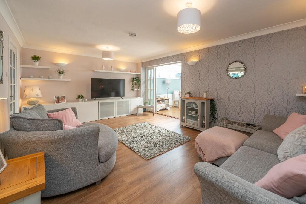 House in Dacorum, Berkhamsted - View 2