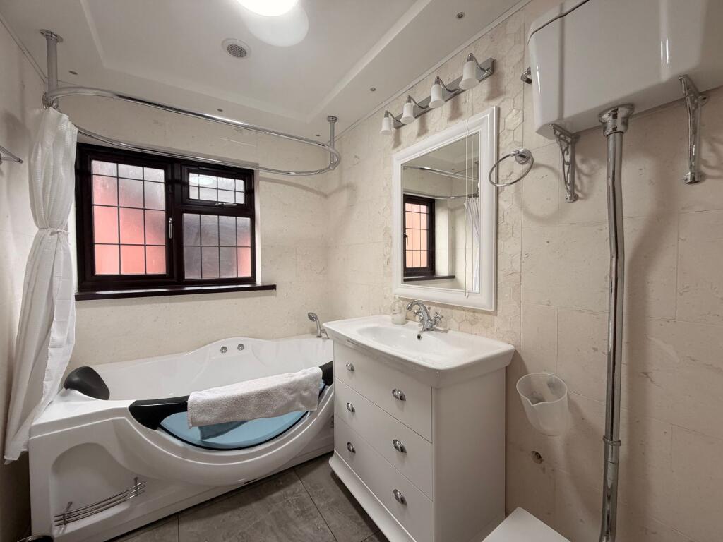 Additional image 33 of Oldacre Close, Sutton Coldfield, B76