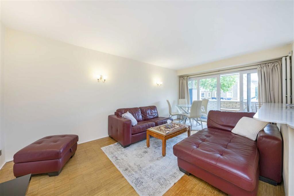 Main image of property: Porchester Square, Hyde Park