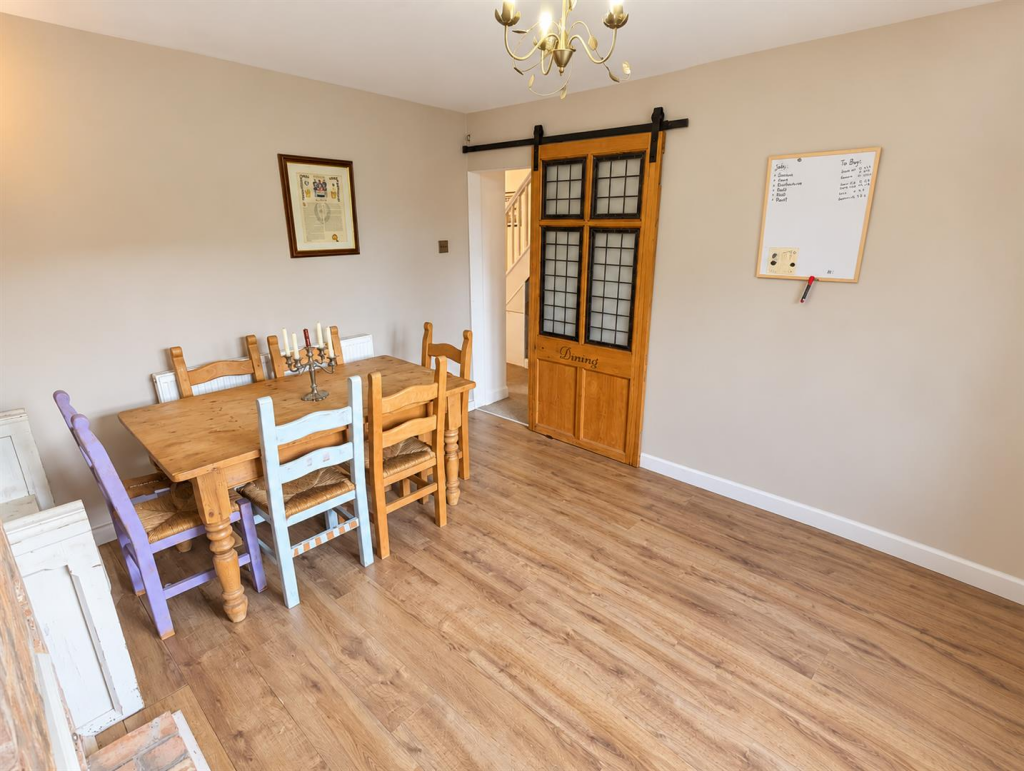 House in Nuneaton and Bedworth, Warwickshire - View 5