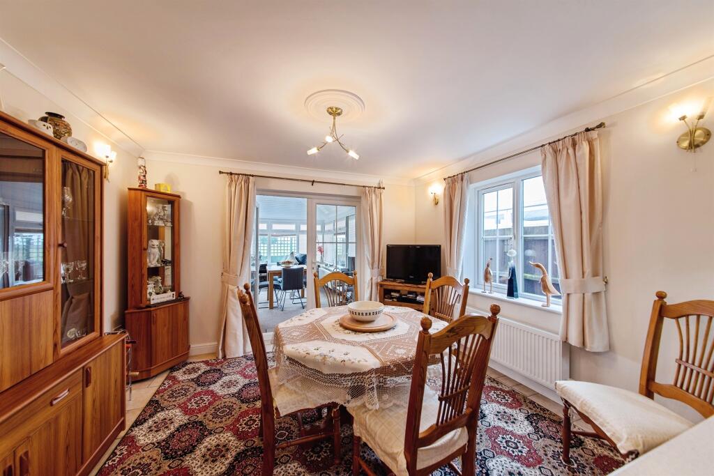 House in South Holland, Weston - View 5