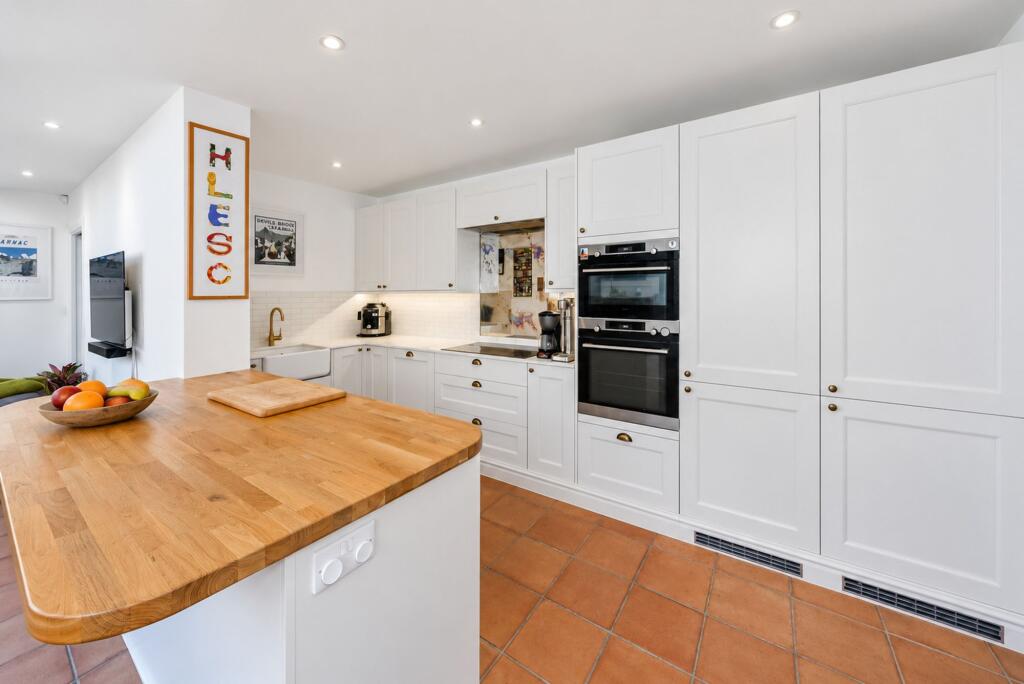 House in Southend-on-Sea - View 5