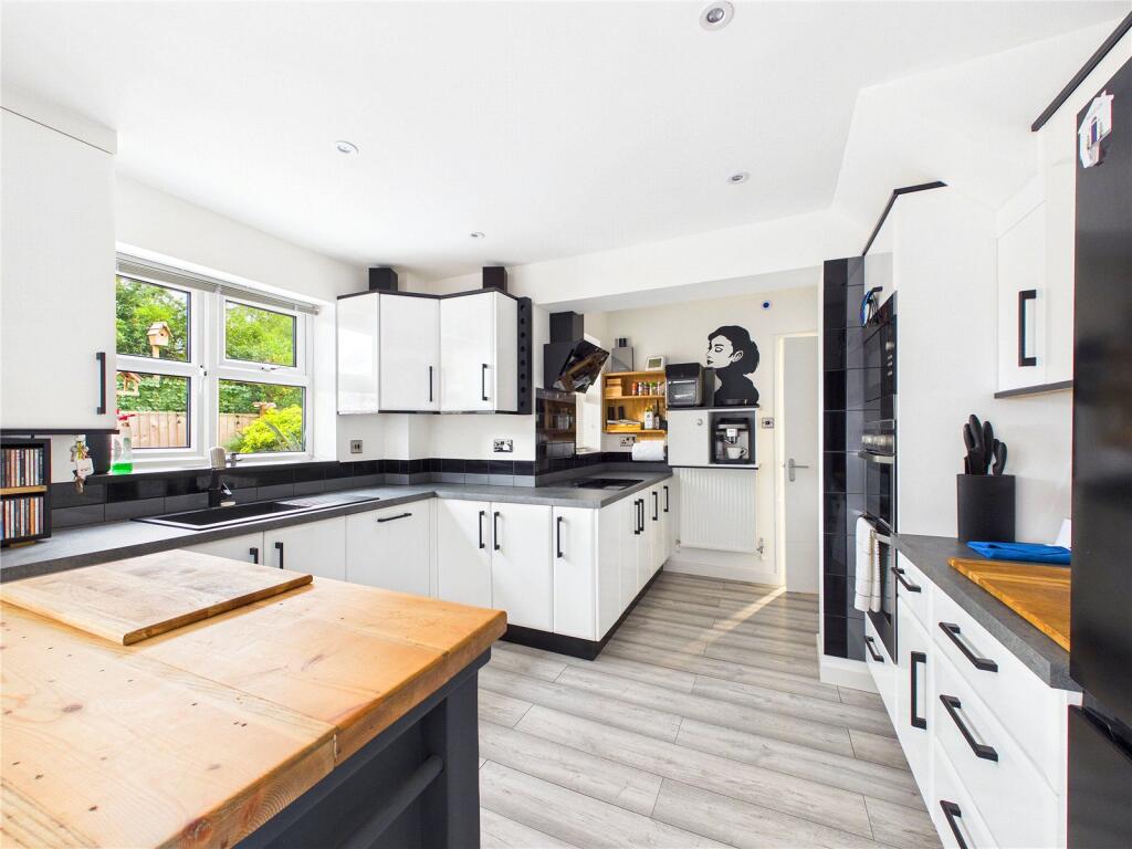 House in Worcester - View 4