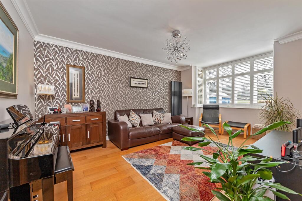 Additional image 5 of Batchwood Drive, St Albans