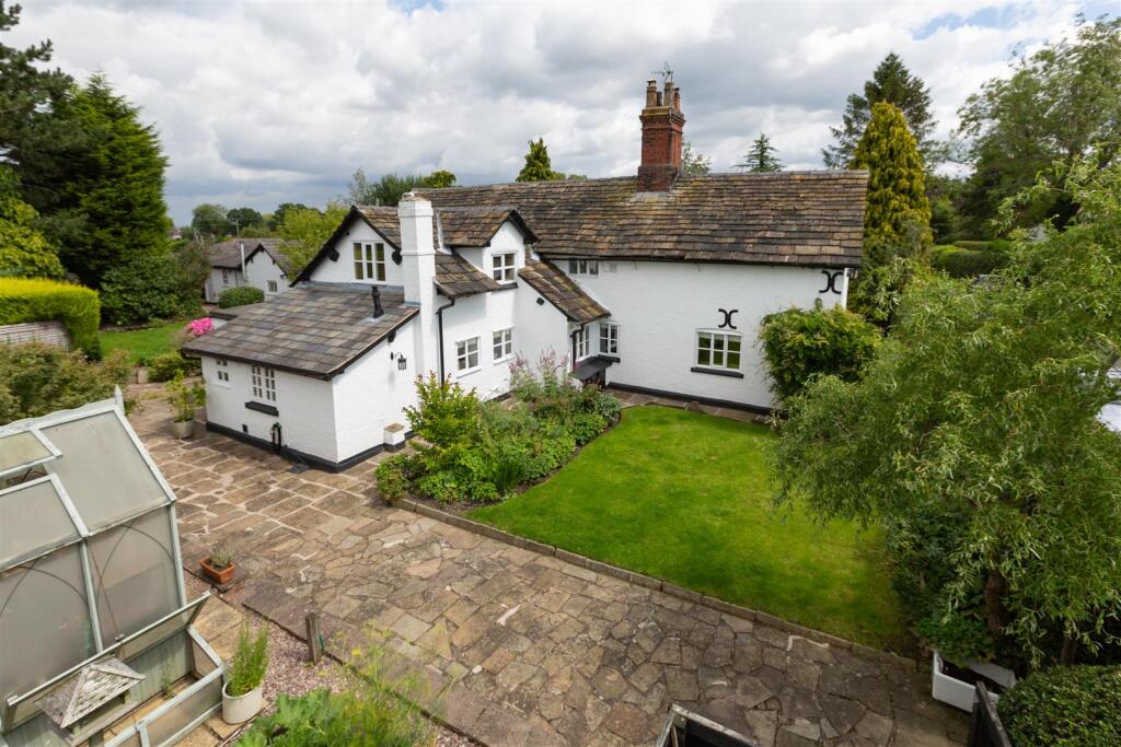 Holly Lane, Styal, Wilmslow photo 2