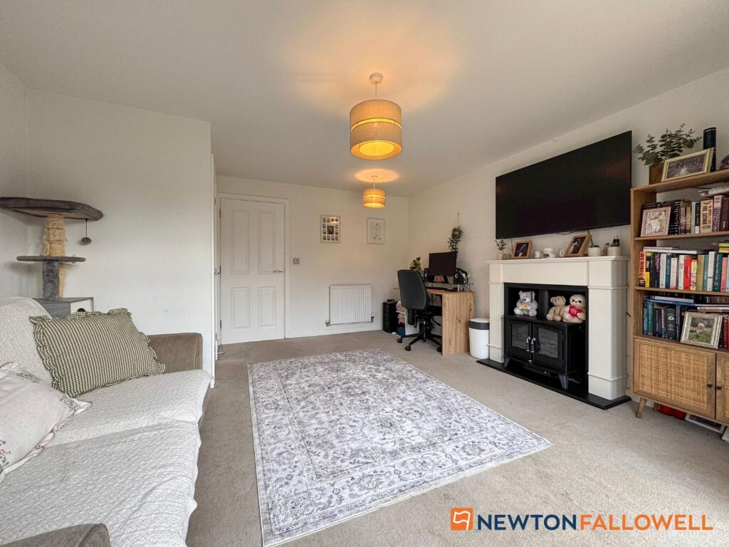 Hunters Road, Fernwood, NG24 photo 4