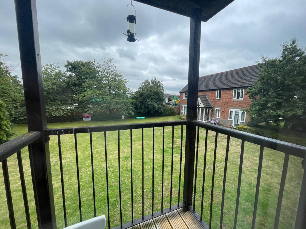 Apartment in Reading - View 5