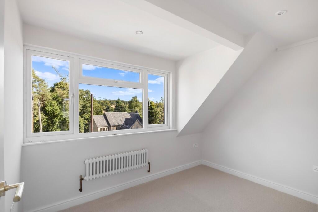 House in Cotswold, Shipton - More
