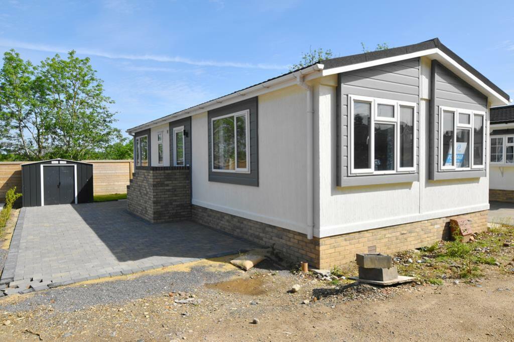 2-bed caravan on Wimborne Country Park, Candy's Lane, Wimborne, BH21, £265,000