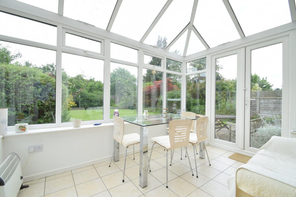 Gainford Avenue, Gatley, Cheadle, SK8 4QG photo 4