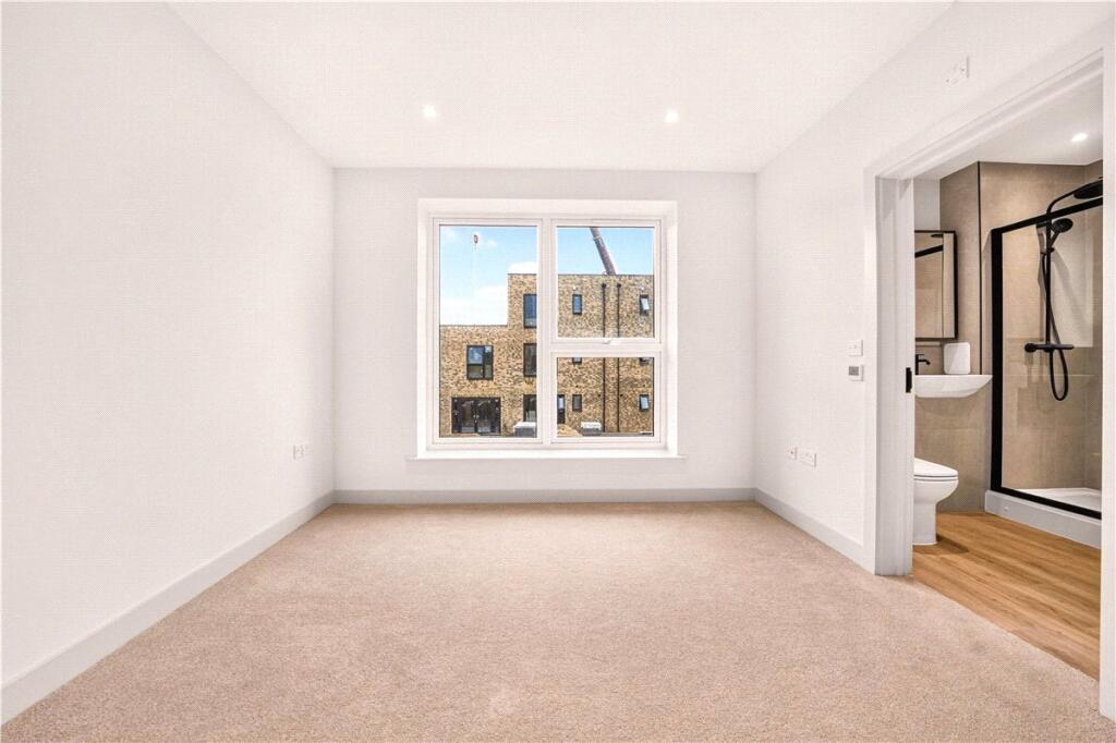 House in Dartford - View 5