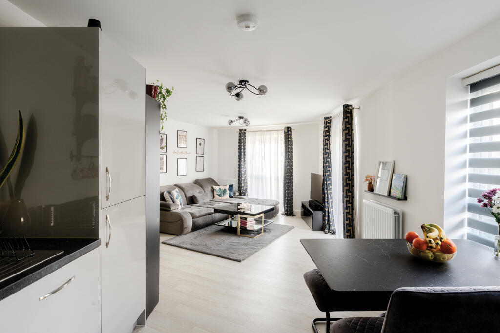 Apartment in Stoke Gifford, Little Stoke - View 2