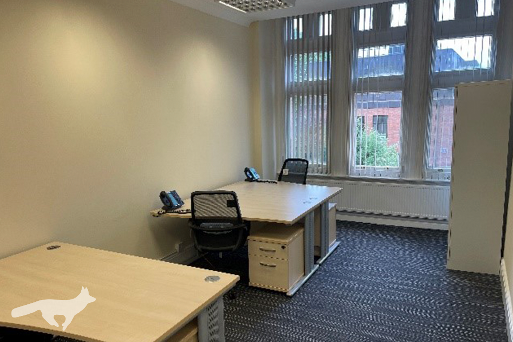 Office: > 3 desks