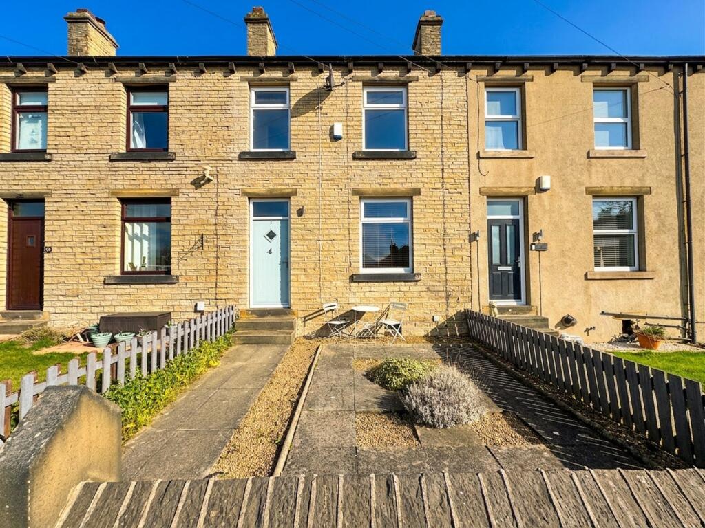 3-bed terraced on Bankfield Avenue, Huddersfield, HD5, £200,000