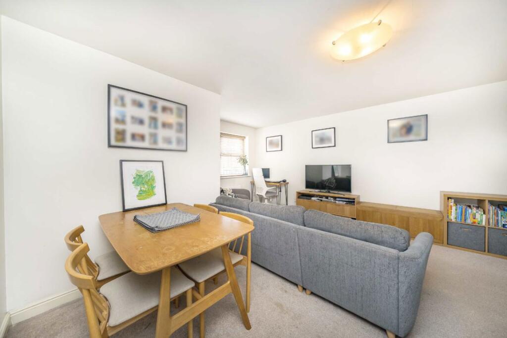 Apartment in London - View 3