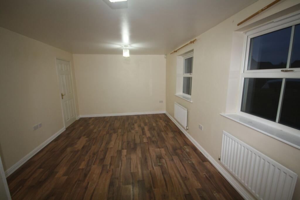 Apartment in Slough - View 3