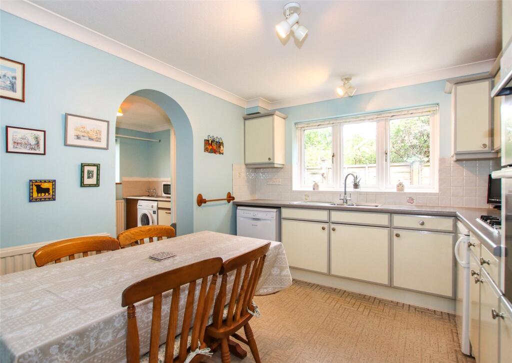Broad Lane, Lymington, Hampshire, SO41 photo 4