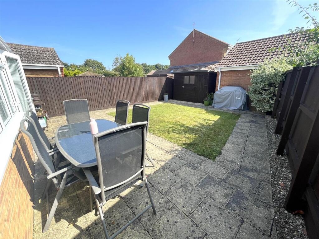 Redbridge Close, Rushey Platt  Swindon photo 4