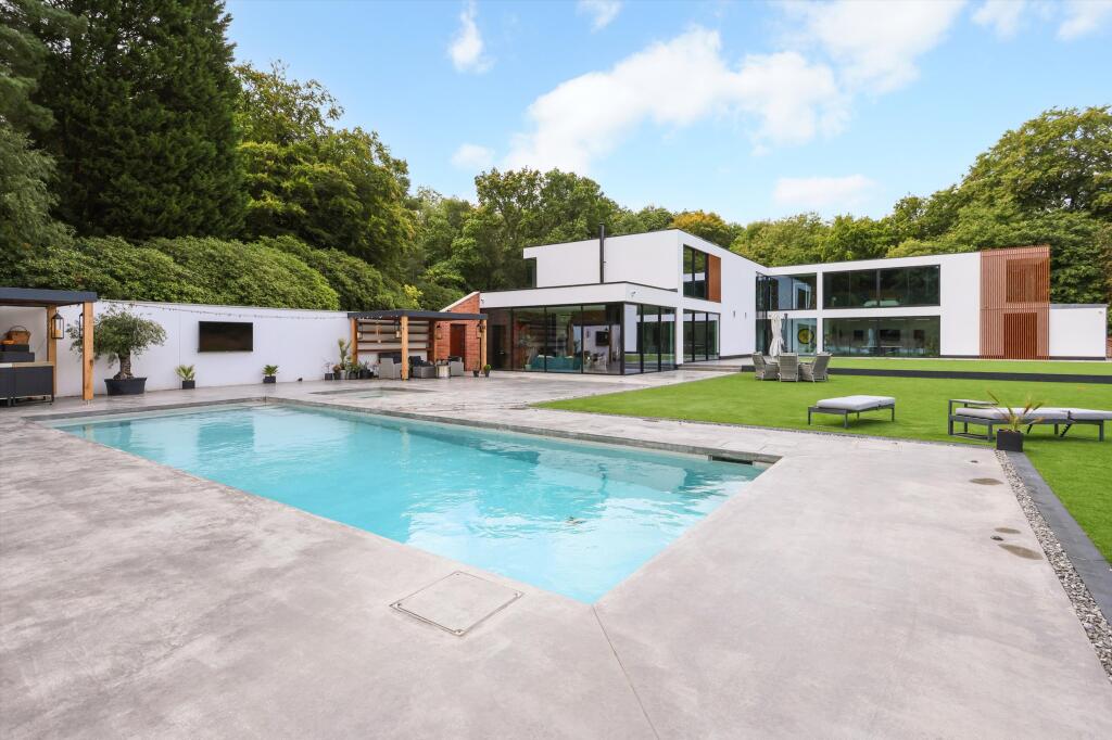 Main image of property: London Road, Windlesham, Surrey, GU20