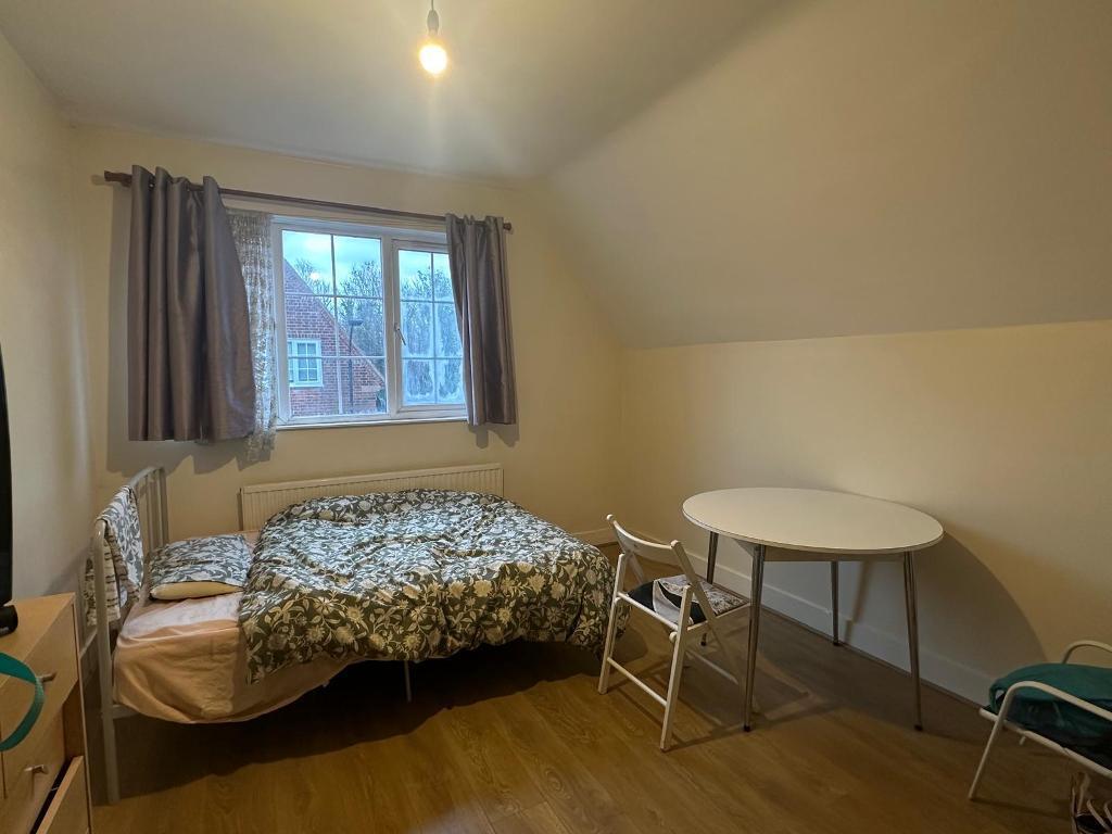 Main image of property: Fitzneal Street, London, W12 0BA