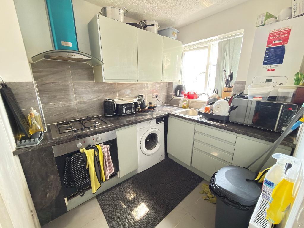 House in Luton - View 2