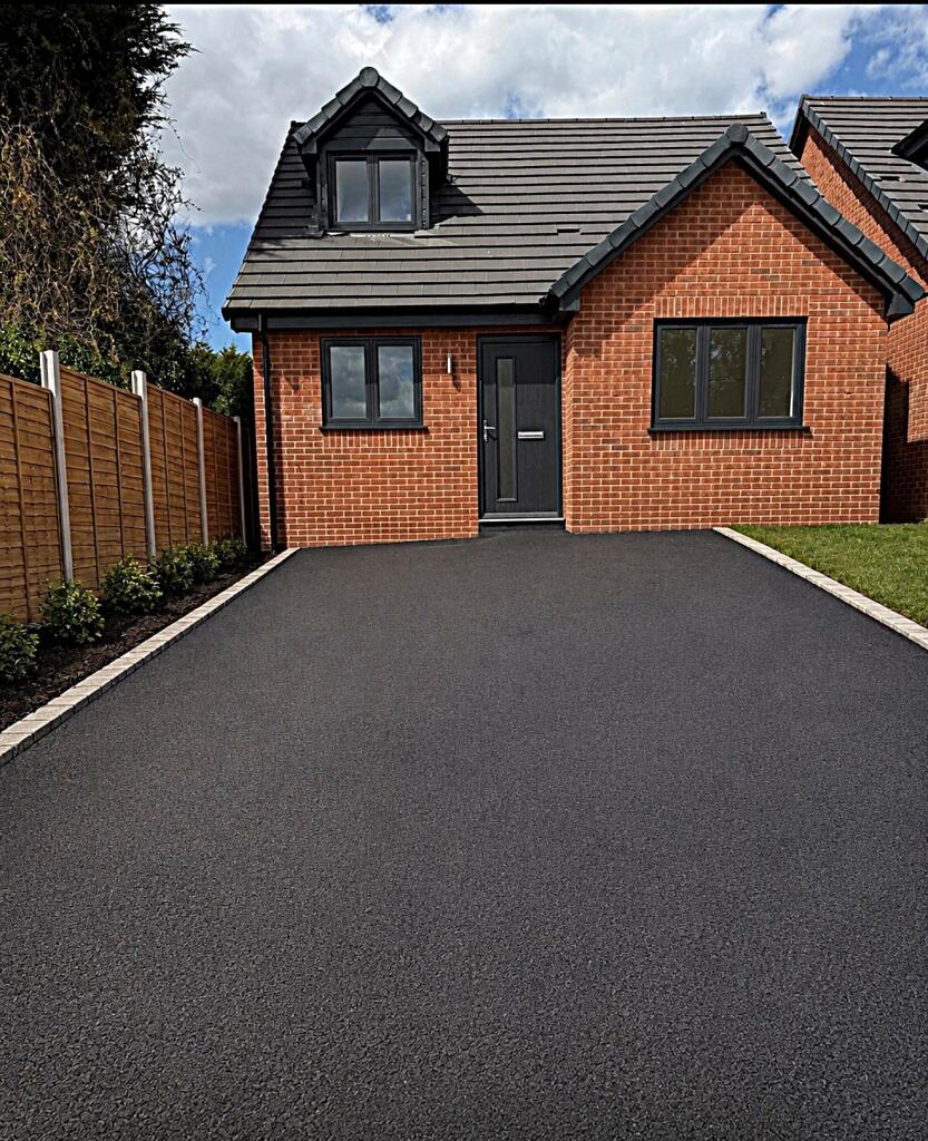 Main image of property: 102a Corngreaves Road, Cradley Heath B64 7EA