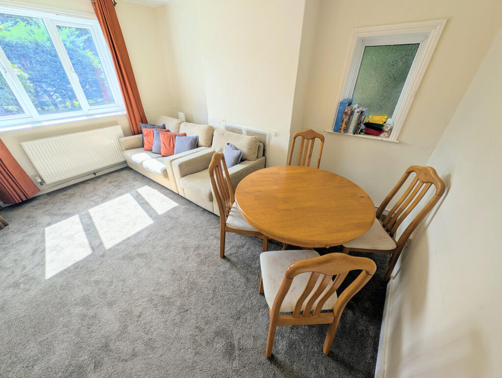 House in Portsmouth - More