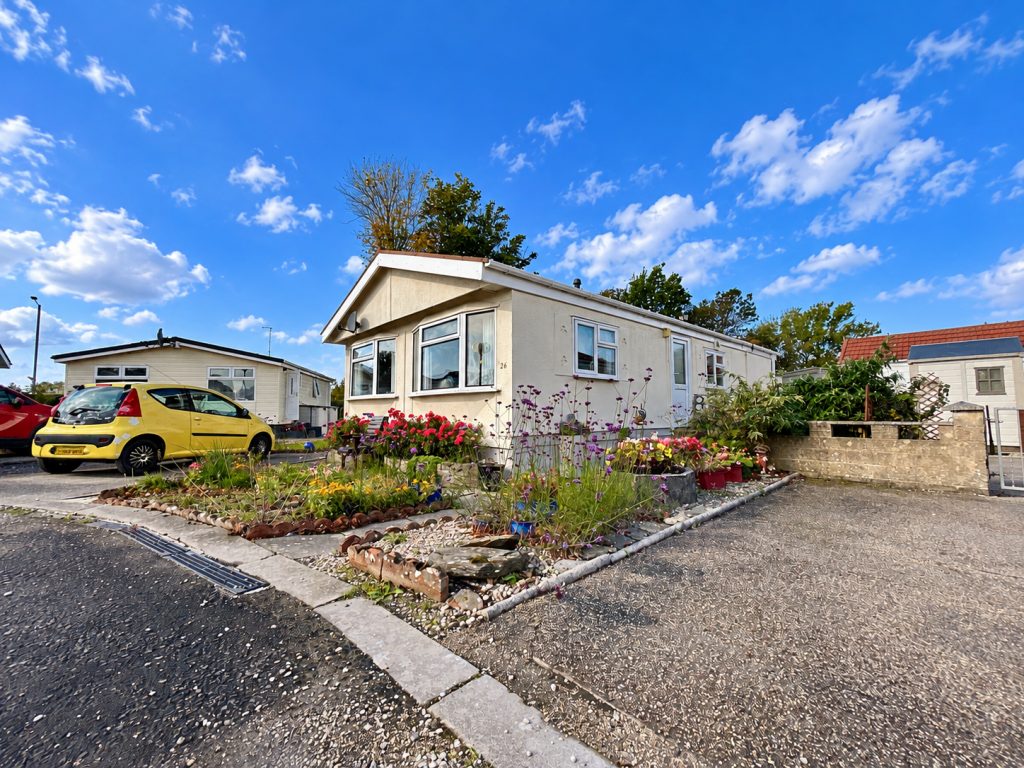 Main image of property: Stalmine Hall Park, Stalmine, FY6