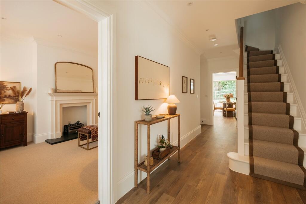 House in Southampton - More