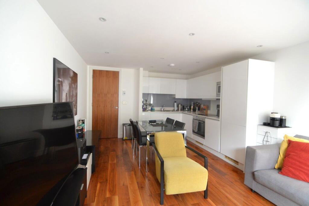 Main image of property: Lovely, Spacious 1 Bed with Communal Roof Terrace