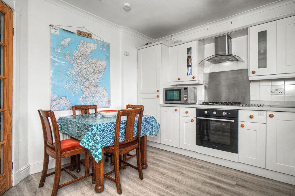 8 Wester Drylaw Row, Drylaw, Edinburgh EH4 2SF photo 4