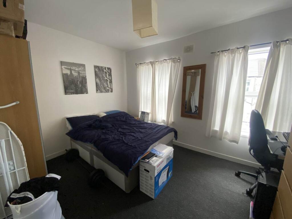 House in Cardiff, Maindy, Cathays - More