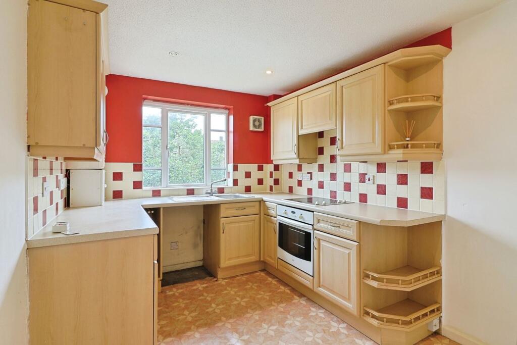 Apartment in Sefton, Liverpool City Region - View 5