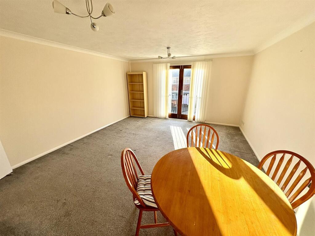Apartment in Portsmouth - View 5
