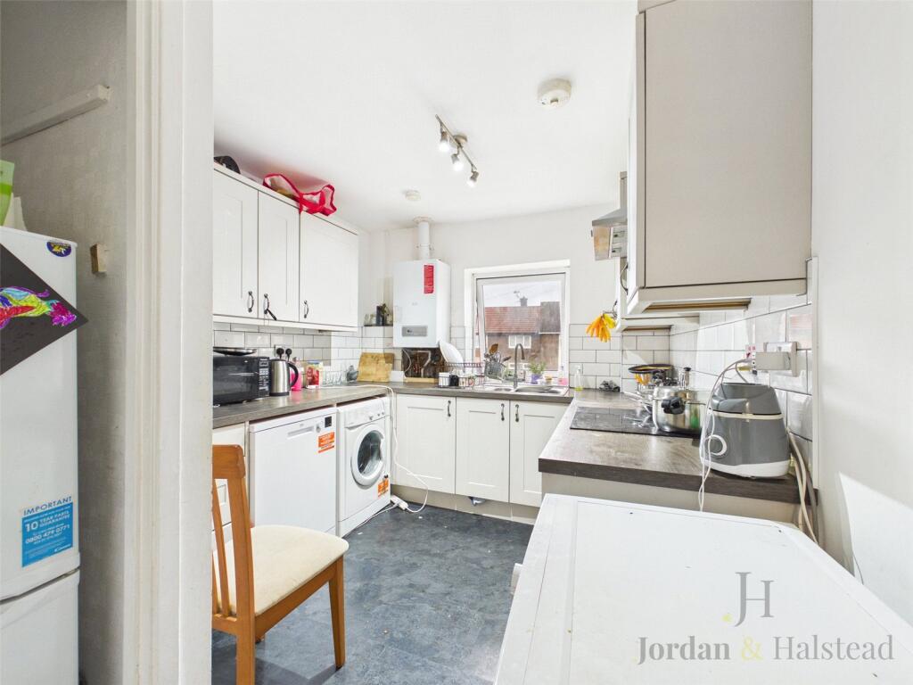 Redesmere Road, Handforth, Wilmslow, Cheshire, SK9 photo 3