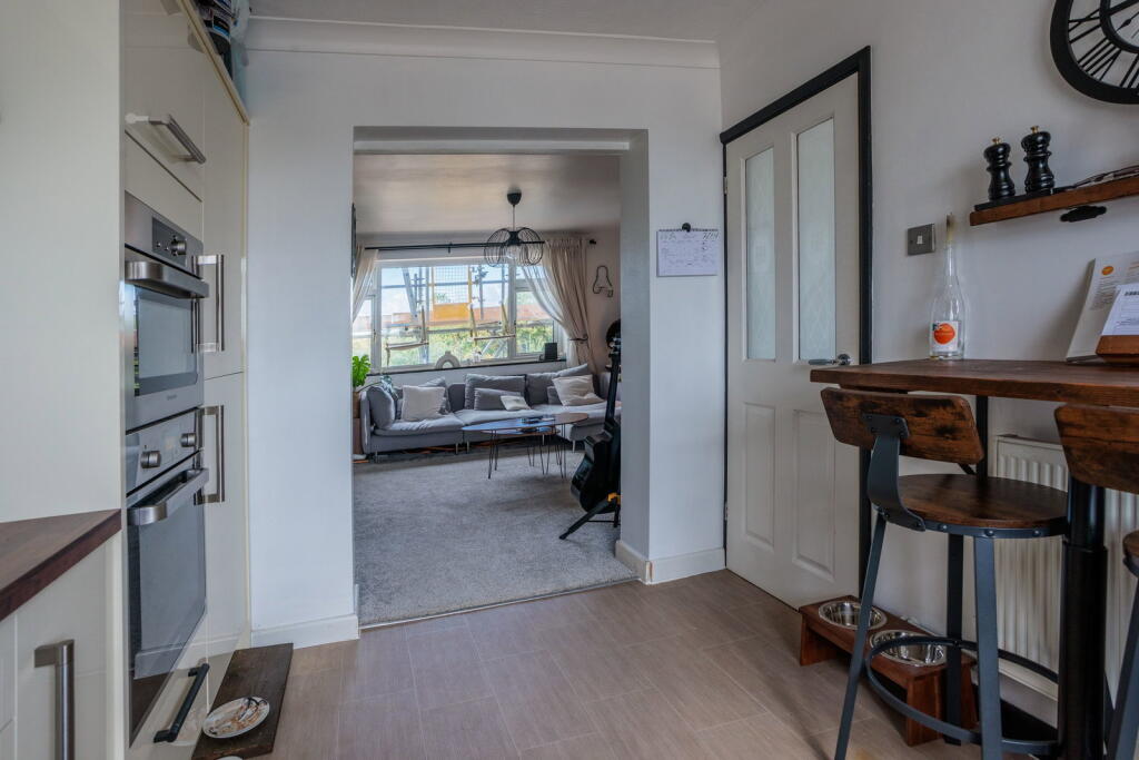 Apartment in Southend-on-Sea - View 4