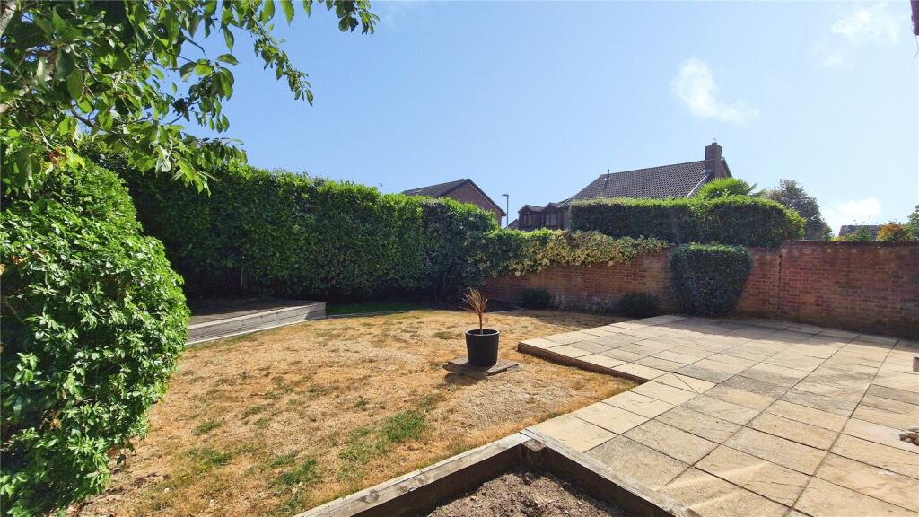 House in Binfield, Bracknell Forest - View 3