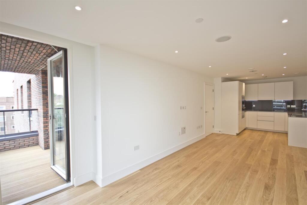 Main image of property: Upper Richmond Road, Putney, London, SW15 2DU