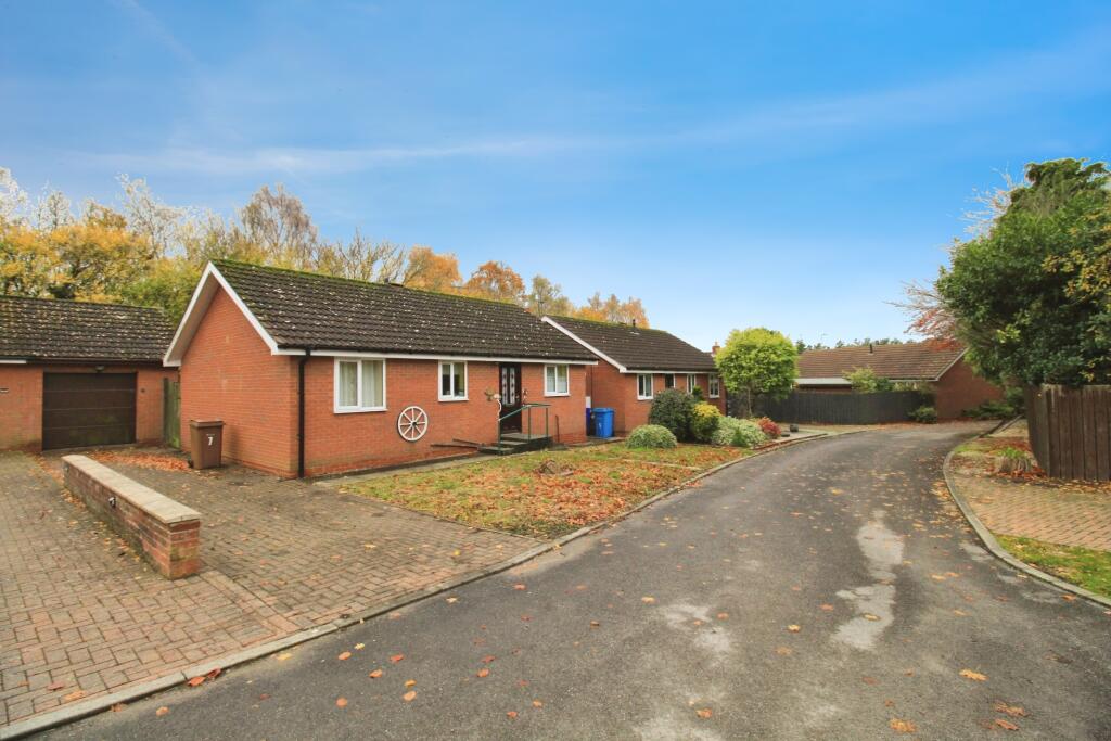 Kirby Close, Market Weighton, YO43 photo 2