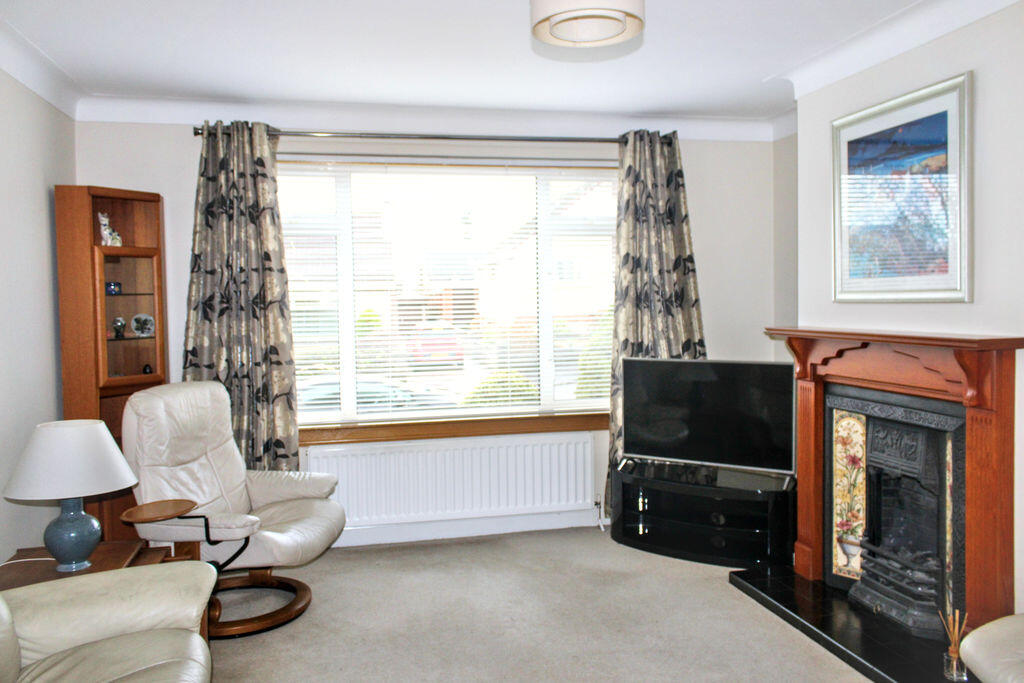 54 Auchinbaird, Sauchie FK10 3HA photo 3