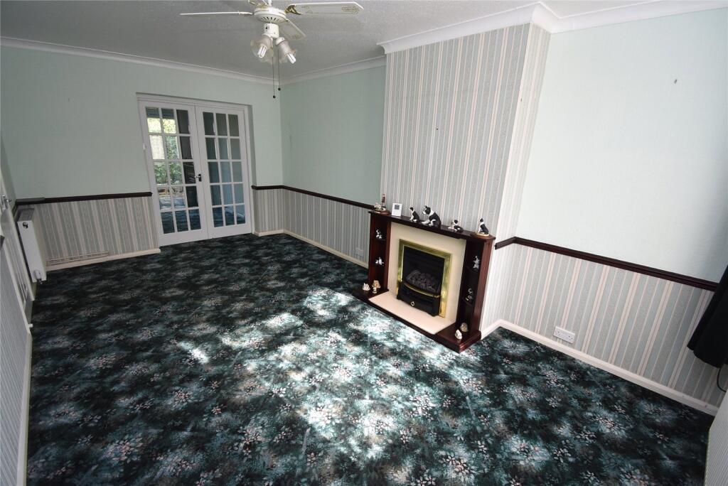 House in Toddington, Fancott - View 2