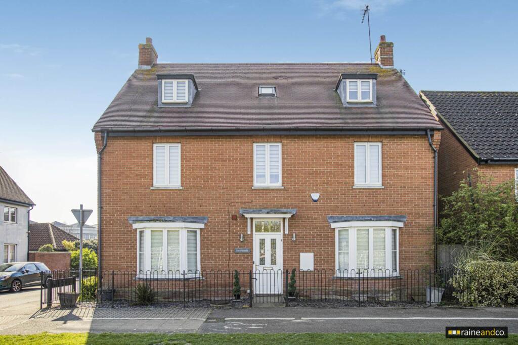 5-bed detached on Dragon Road, Salisbury Village, Hatfield, £625,000